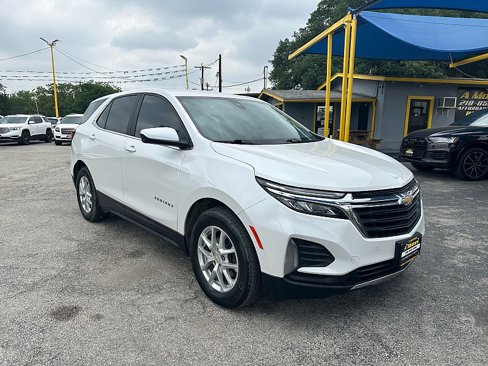 Used 2023 Chevrolet Equinox LT image 3