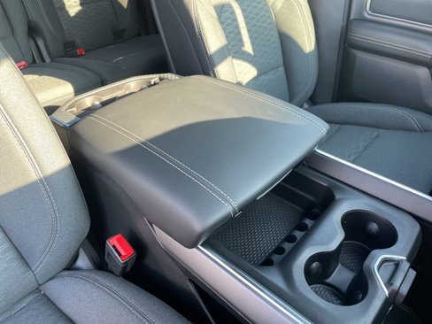 New 2026 RAM 1500 4x4 Crew Cab image 36