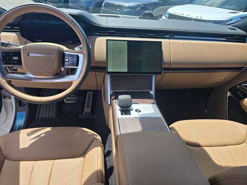 New 2025 Land Rover Range Rover Long Wheelbase SE image 22