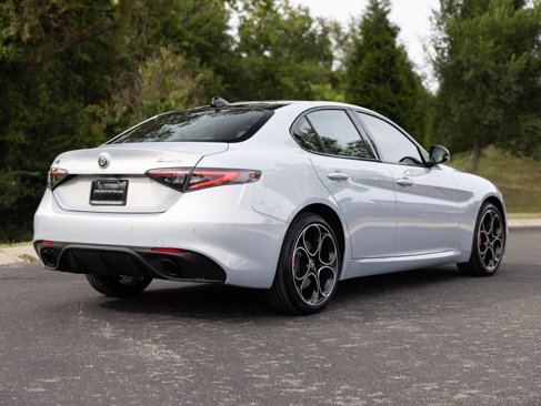 New 2025 Alfa Romeo Giulia AWD image 9