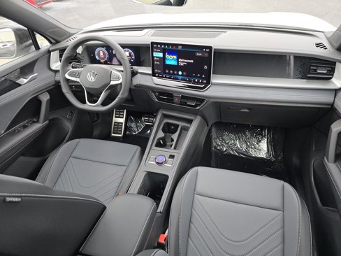 New 2025 Volkswagen Tiguan SE R-Line image 26