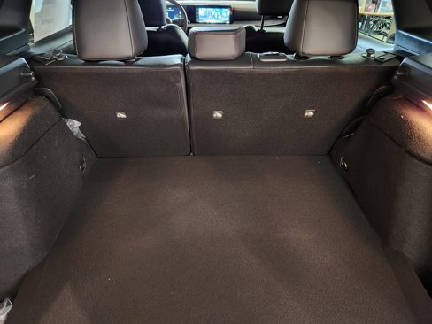 New 2026 Nissan Kicks SR w/ Cold Weather Package image 12
