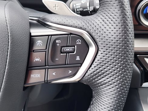 New 2025 Lexus TX 500h AWD image 31