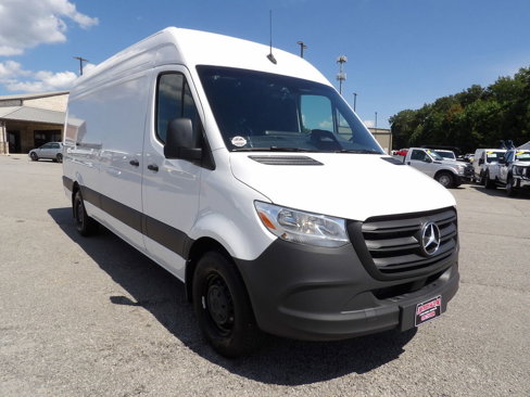 Used 2025 Mercedes-Benz Sprinter 2500 image 11
