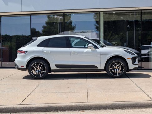 Certified 2024 Porsche Macan image 8