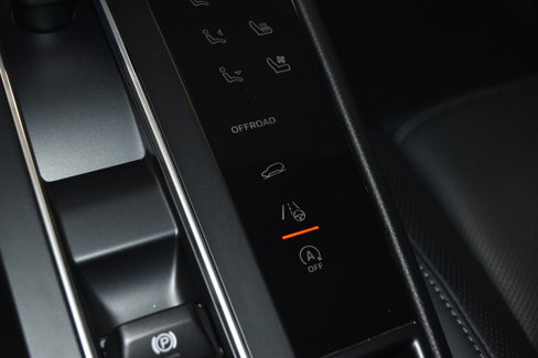 New 2026 Porsche Macan image 18