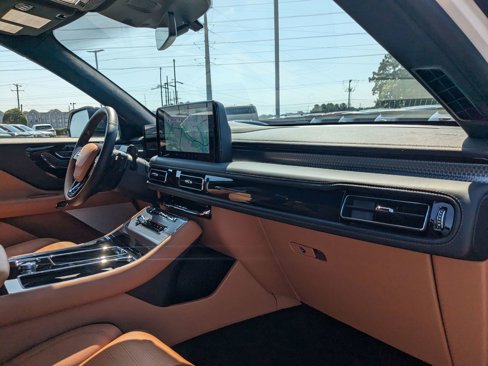 New 2025 Lincoln Aviator Black Label w/ Jet Appearance Package image 37