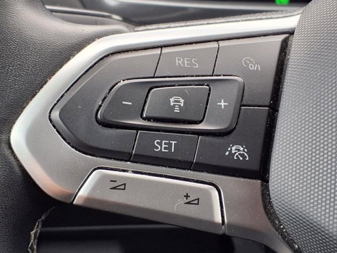 Certified 2022 Volkswagen Tiguan SE image 19