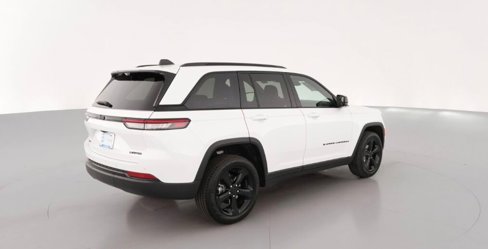 New 2025 Jeep Grand Cherokee Limited w/ Luxury Tech Group II image 3