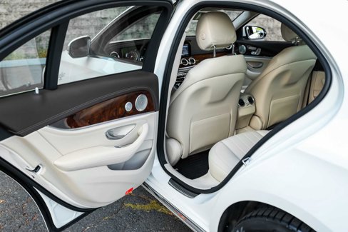 Used 2017 Mercedes-Benz E 300 4MATIC image 19