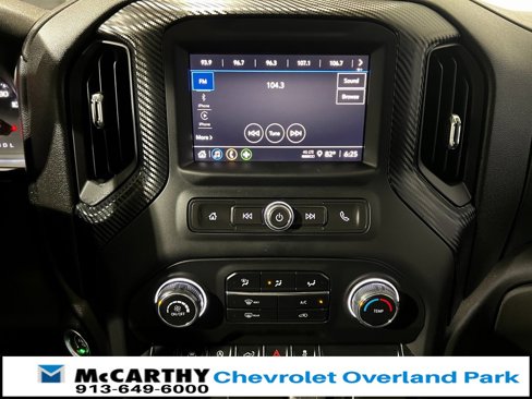 Used 2023 Chevrolet Silverado 1500 Custom image 3