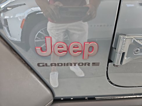 New 2025 Jeep Gladiator Rubicon image 23