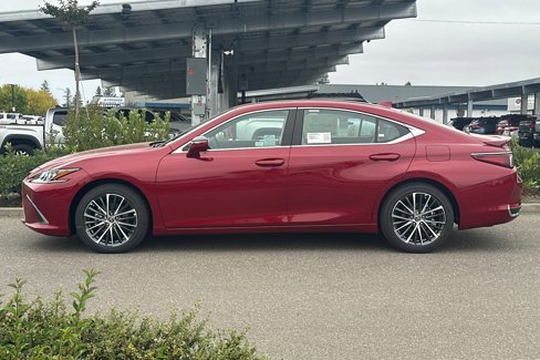 New 2025 Lexus ES 300h w/ Premium Package image 7