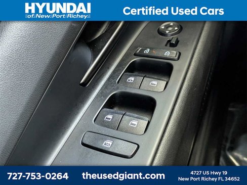 Certified 2025 Hyundai Elantra Sport image 23