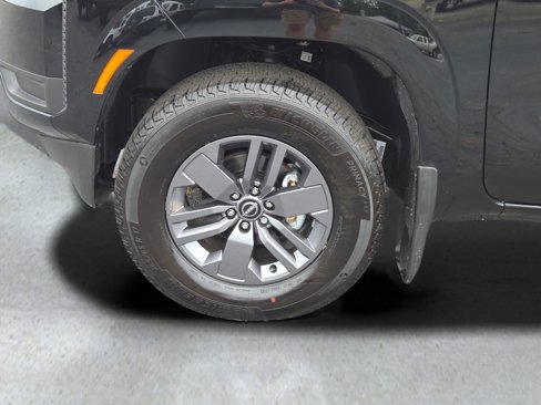 Used 2025 Nissan Frontier SV image 2