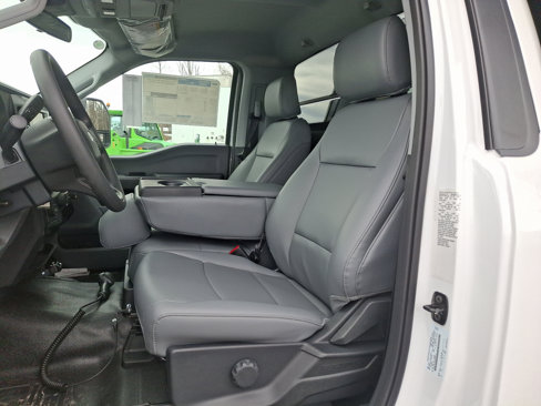 New 2025 Ford F550 4x4 Regular Cab Super Duty image 7