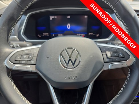 Used 2022 Volkswagen Tiguan SE image 24
