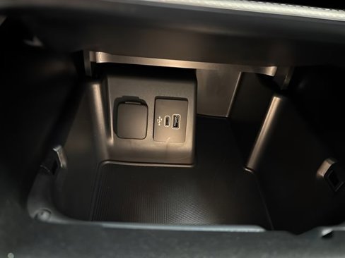 New 2025 Ford Explorer Active w/ Active Comfort Package image 31