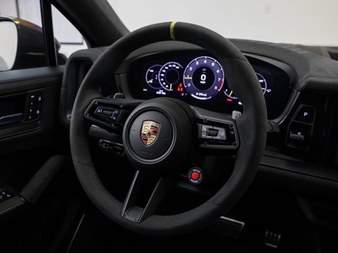 Certified 2025 Porsche Cayenne Turbo GT image 46