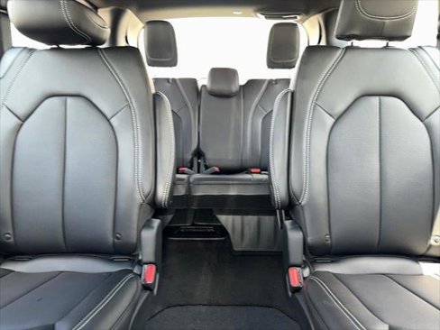 New 2025 Chrysler Voyager LX image 20