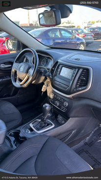 Used 2016 Jeep Cherokee Latitude w/ Cold Weather Group image 6