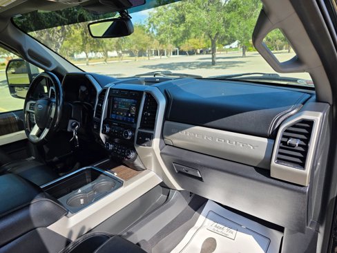 Used 2021 Ford F350 Lariat w/ Chrome Package image 22