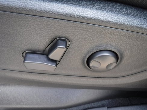 New 2026 RAM 1500 4x4 Crew Cab image 17
