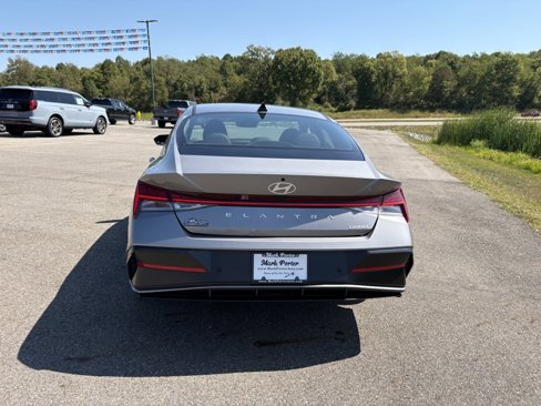 Used 2024 Hyundai Elantra Limited image 4