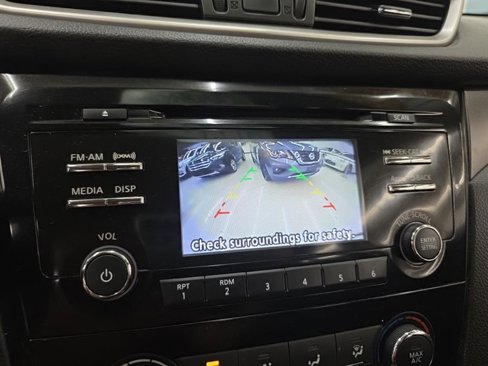 Used 2016 Nissan Rogue S w/ Appearance Package image 27