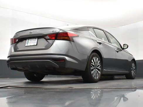 Used 2024 Nissan Altima 2.5 SV image 13