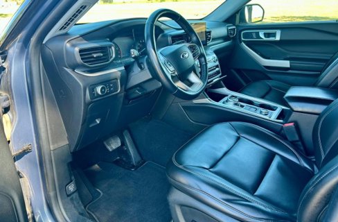 Used 2021 Ford Explorer XLT w/ Equipment Group 202A image 13