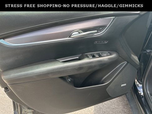 Used 2017 Cadillac XT5 Luxury image 8