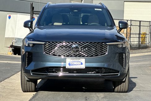 New 2026 Volvo XC90 B6 Ultra w/ Lounge Package image 3