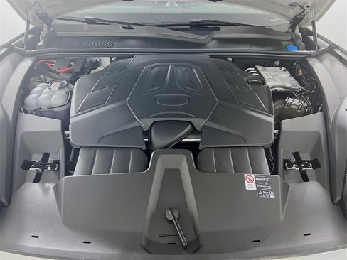 Used 2025 Porsche Cayenne Coupe image 32