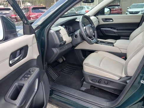 Used 2022 Nissan Pathfinder SL image 9