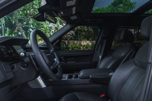 Used 2025 Land Rover Range Rover Long Wheelbase Autobiography image 20