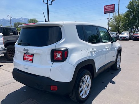 Used 2023 Jeep Renegade Latitude image 4