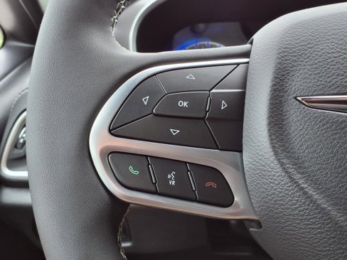 New 2026 Chrysler Pacifica Select image 18