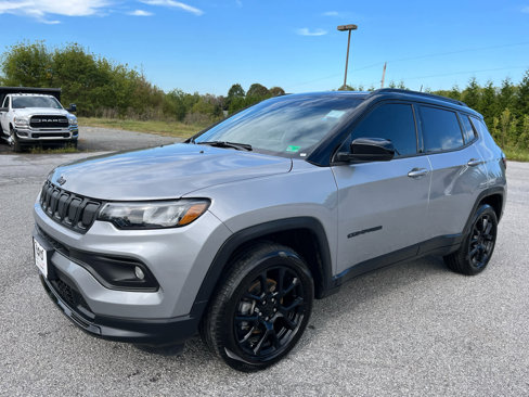 Used 2022 Jeep Compass Altitude w/ Sun and Sound Group image 8