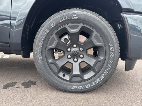 New 2026 RAM 1500 4x4 Crew Cab image 10