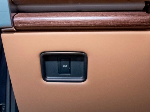 New 2025 Land Rover Range Rover SE image 11