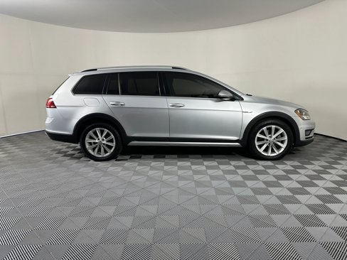Used 2017 Volkswagen Golf Alltrack SE image 8
