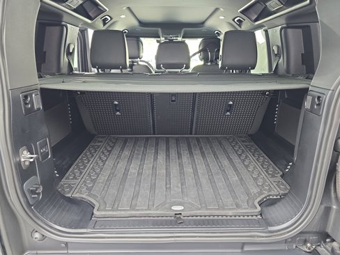 Certified 2024 Land Rover Defender 110 X-Dynamic SE image 12