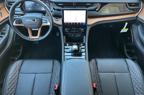 New 2025 Jeep Grand Cherokee L Summit image 10