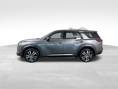 Used 2025 Nissan Pathfinder Platinum w/ Cargo Package image 3