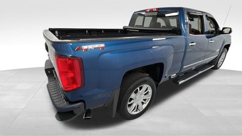 Used 2018 Chevrolet Silverado 1500 High Country image 3