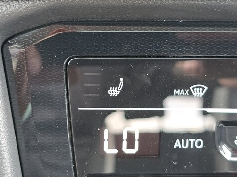 New 2025 Volkswagen Taos SE image 12