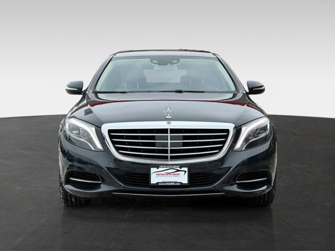 Used 2017 Mercedes-Benz S 550 4MATIC Sedan image 2