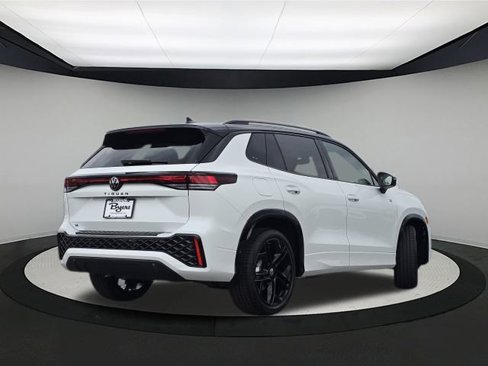 New 2025 Volkswagen Tiguan SE R-Line image 7