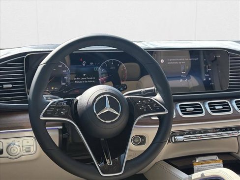 New 2026 Mercedes-Benz GLS 450 4MATIC image 16